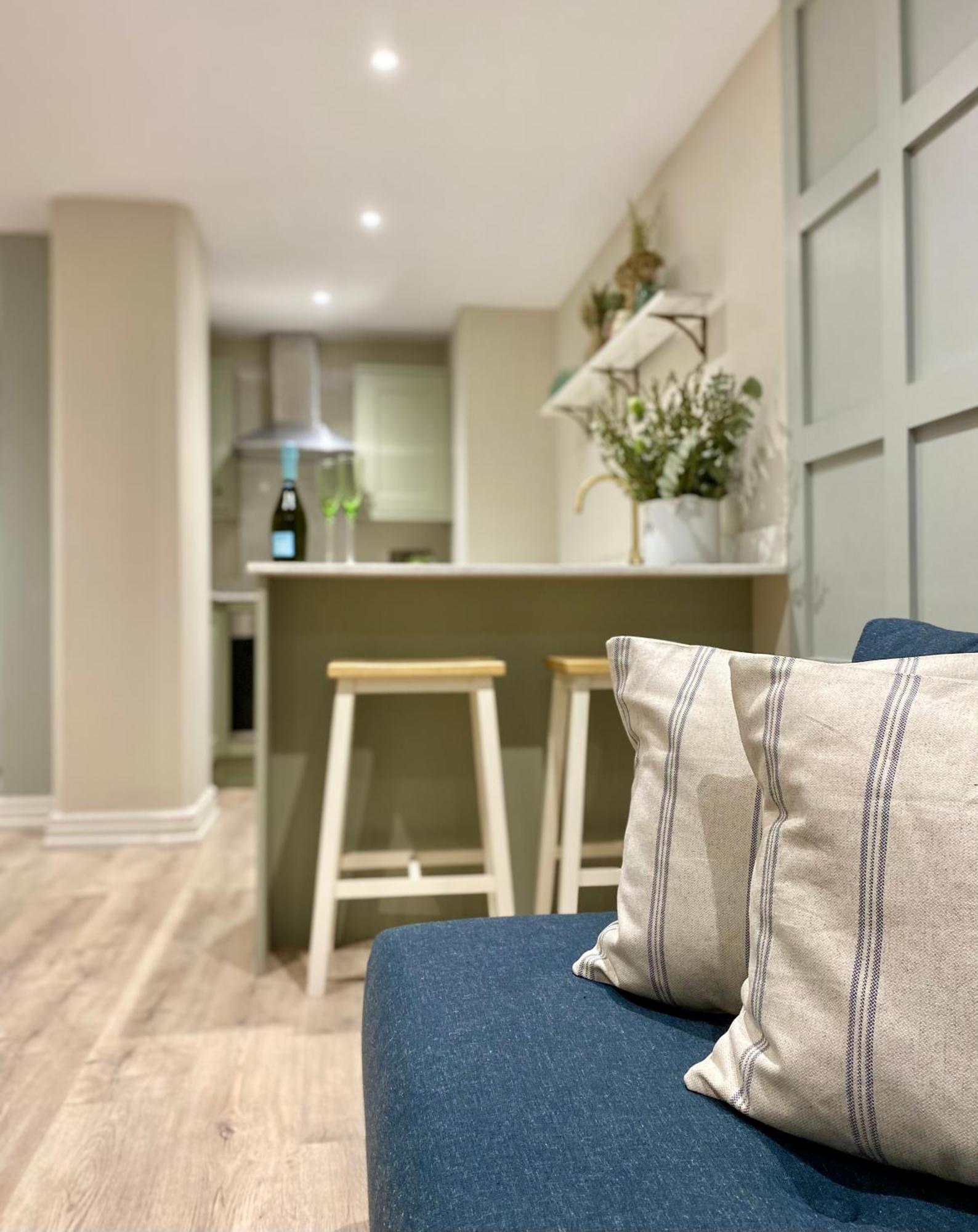Victoria Bar Walls By Chateau Anna, Central York - Free Parking 외부 사진
