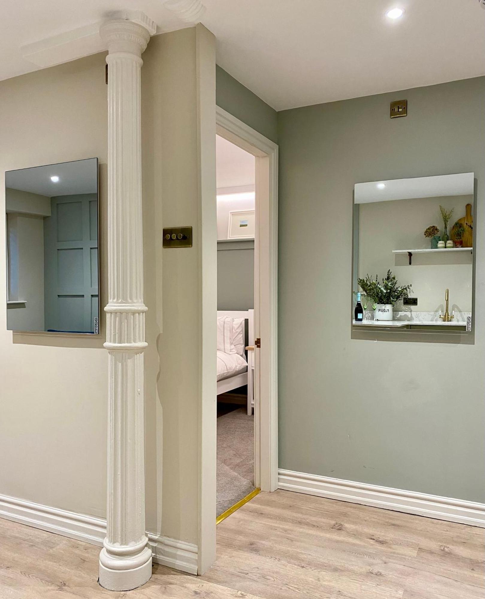 Victoria Bar Walls By Chateau Anna, Central York - Free Parking 외부 사진